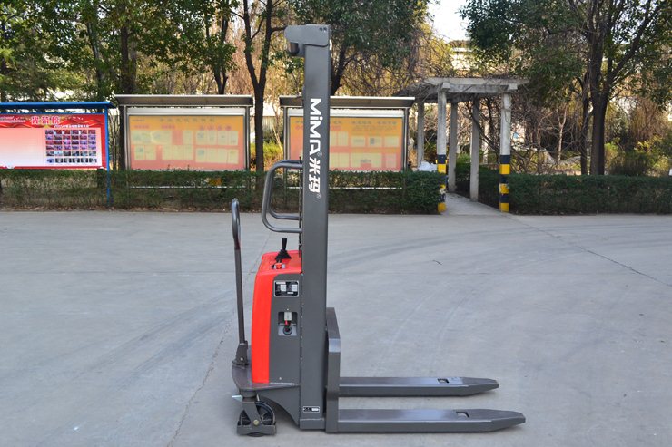 湖南榮洲機械設備有限公司,移動式升降平臺價格,湖南升降貨梯,塑料托盤批發(fā),固定式升降平臺,曲臂式升降平臺,汽車尾板,全電動叉車 湖南榮洲機械設備有限公司,移動式升降平臺價格,湖南升降貨梯,塑料托盤批發(fā),固定式升降平臺,曲臂式升降平臺,汽車尾板,全電動叉車